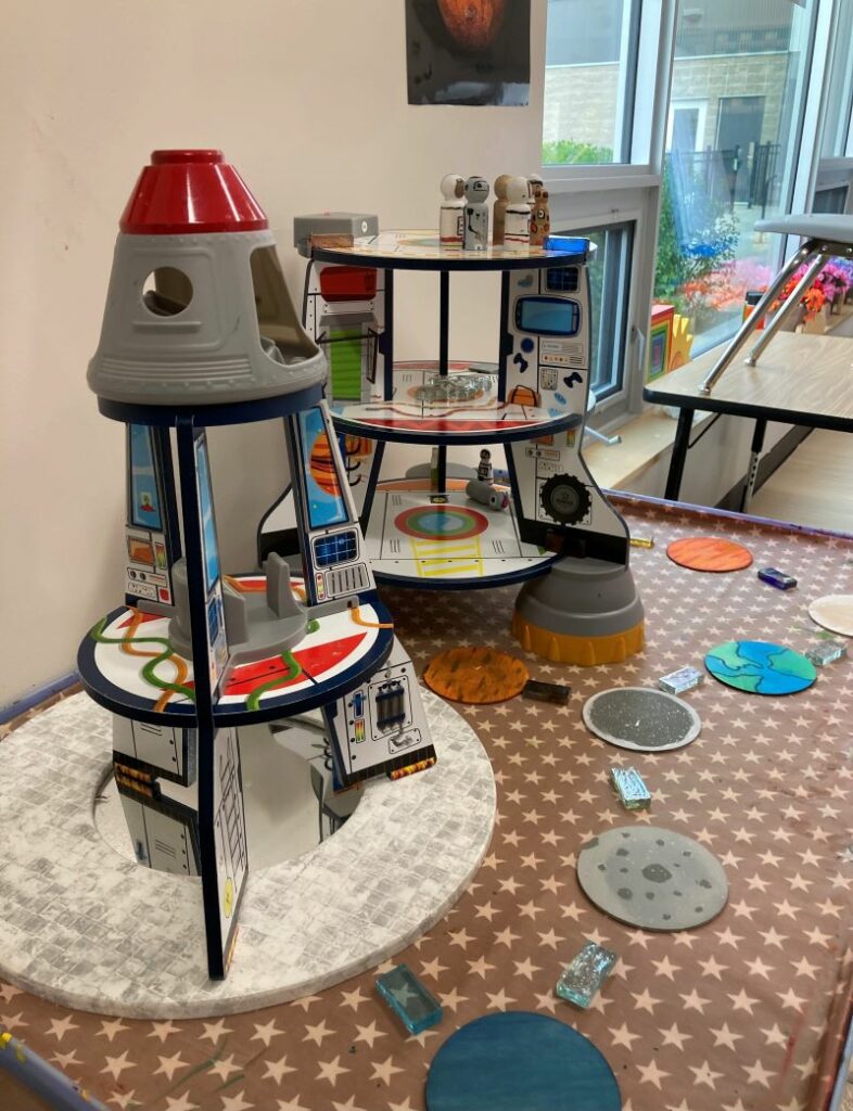 Space Ship Exploration 